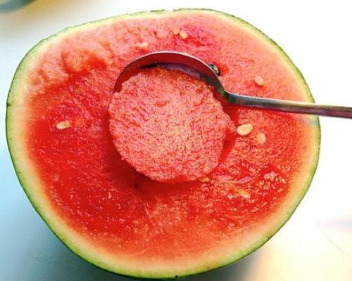 娱乐吃瓜君石磨,娱乐吃瓜君的美食探索之旅